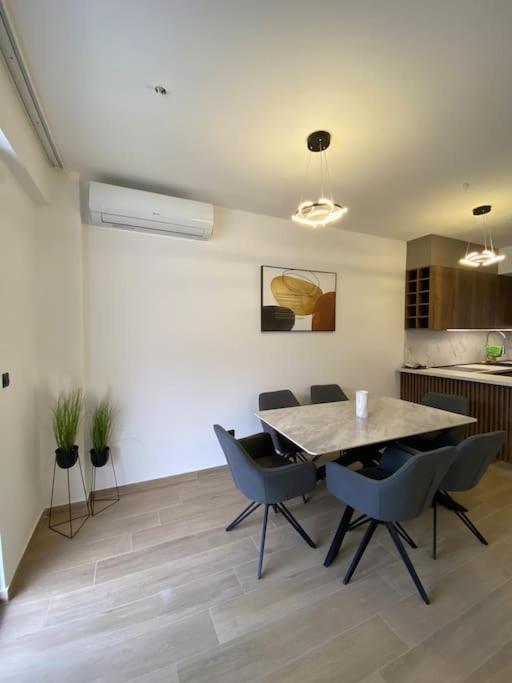 Apartment Modern 2br In Rafailovici - Near The