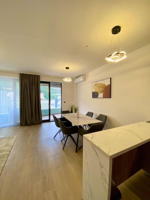 Modern 2br In Rafailovici - Near The Apartment *